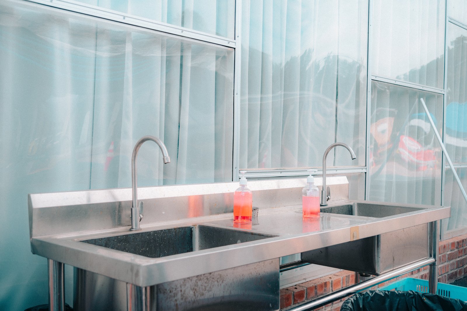 Tempat basuh tangan diluar